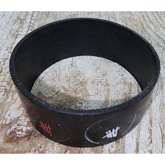 5 Seconds of Summer Band Rubber Wide Stretch Bracelet Black Concert Souvenir - Picture 4 of 5